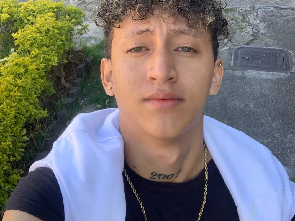 Luis_001_modeln Offline chat-huone