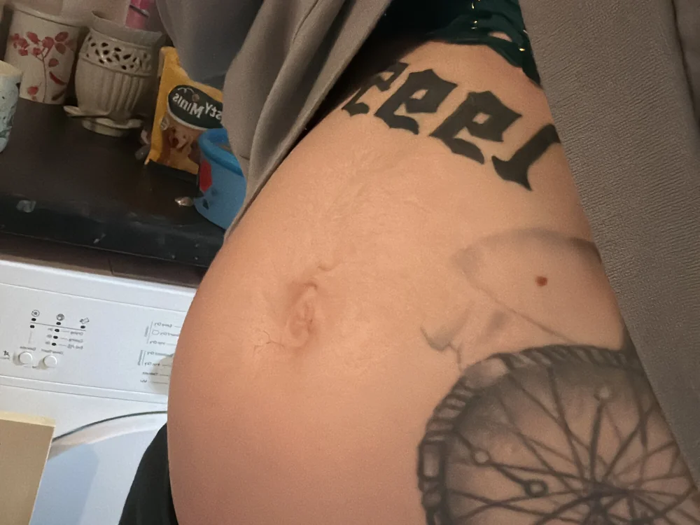 Devilish_RoseUK offline chatrum