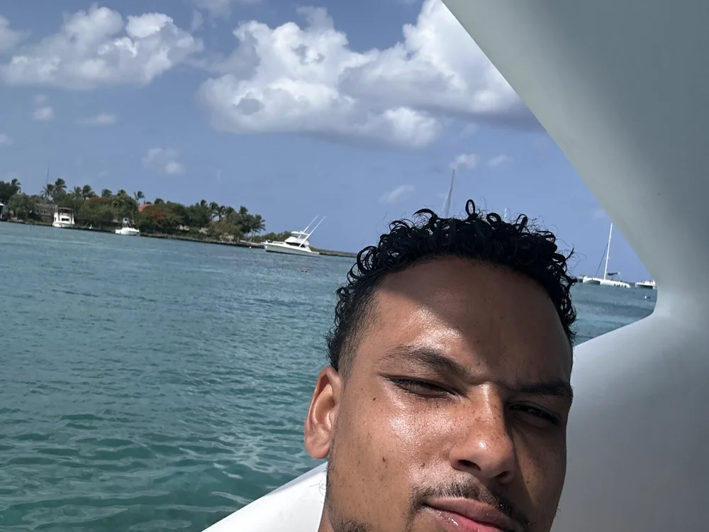 DaddySam_913's Offline Chat Room