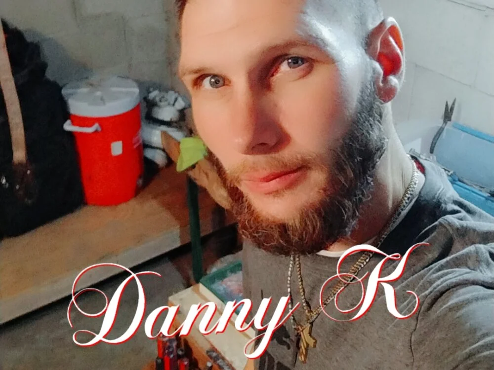 dannyK1505-'s Offline XXX Chat