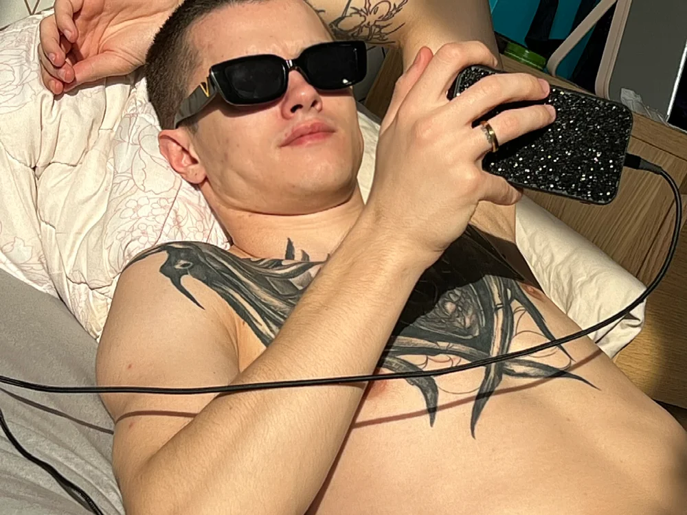 AAOneLove – Offline XXX chat