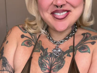 Sad1st1kSadie offline XXX-chatje