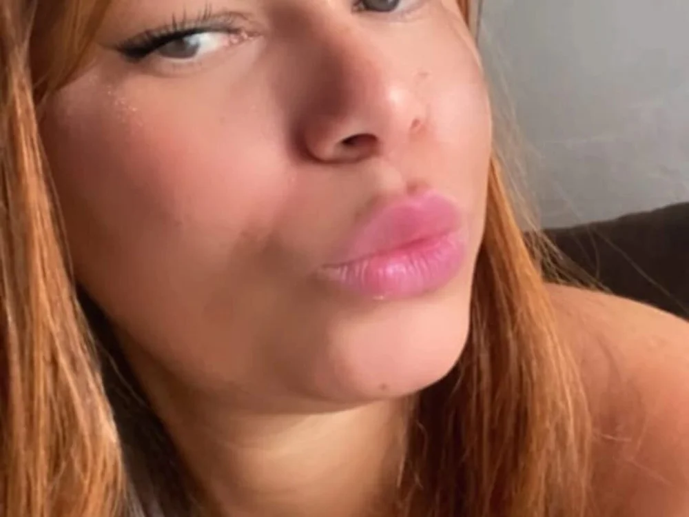 Mel88Da4's Offline Chat Room