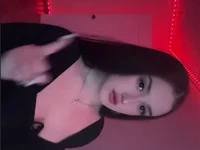 tinykissme's webcam live show