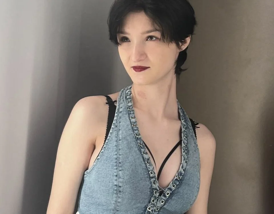 pure_anna18's Offline Chat Room