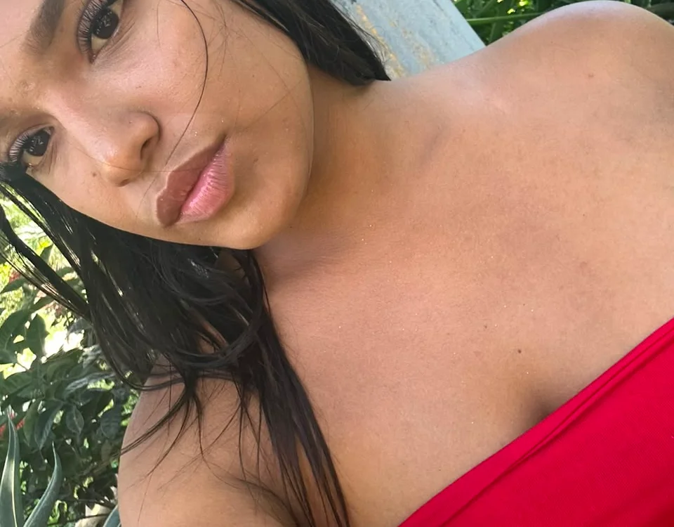 SARA_AND_MAYKOL Offline XXX-chat