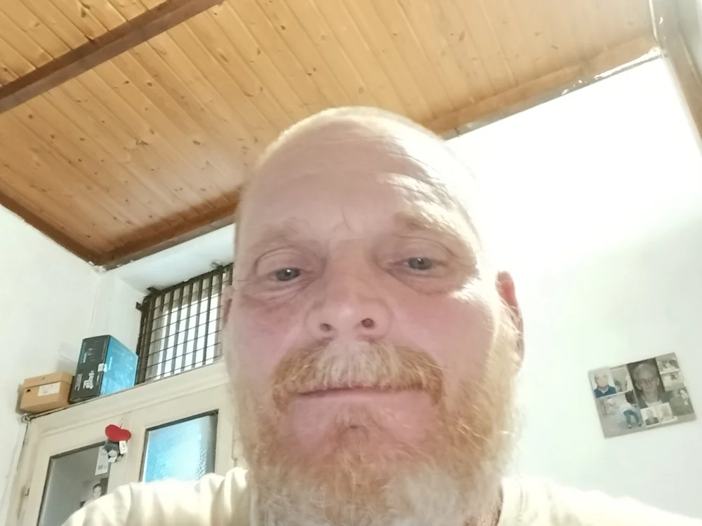 Offline chatovací místnost rossomalpelo1