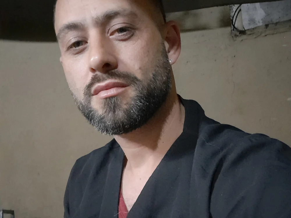 Gonza8837 offline chatrum