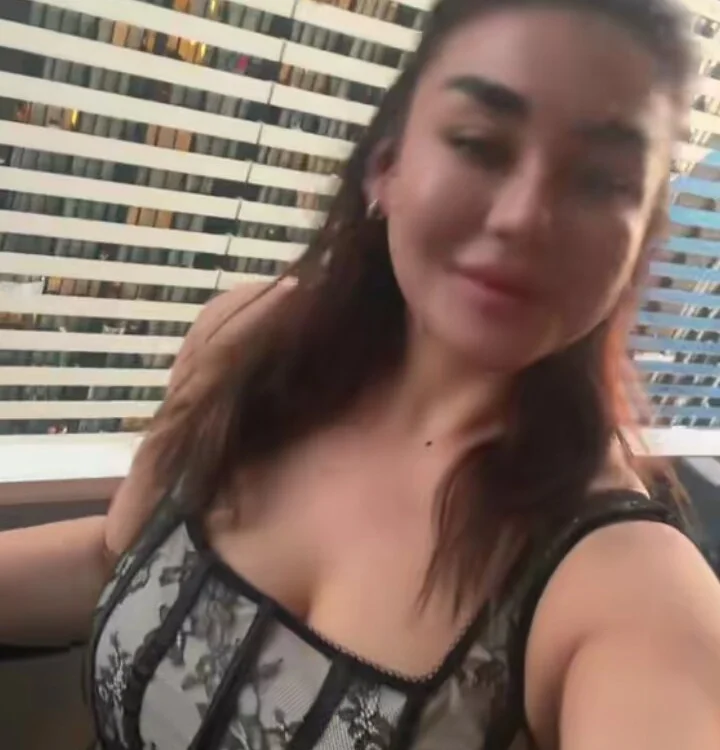 Salma_dalouaa's Offline Chat Room