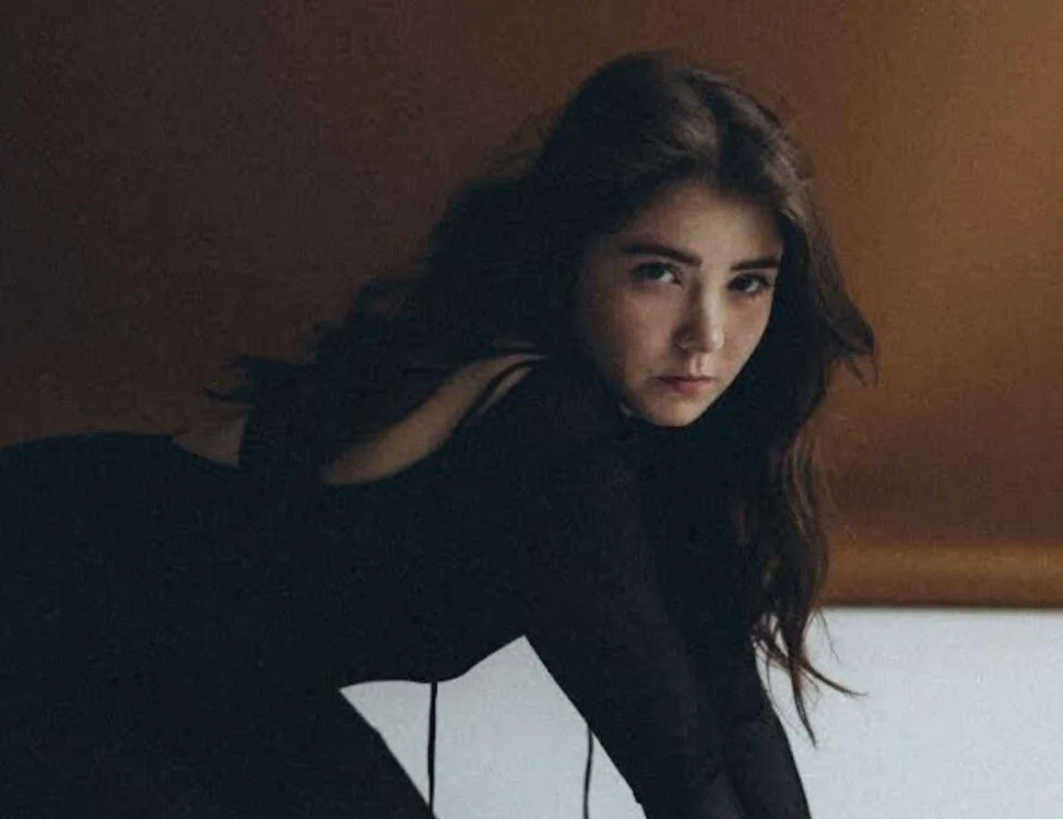 Ella_Mayers' Offline XXX Chat