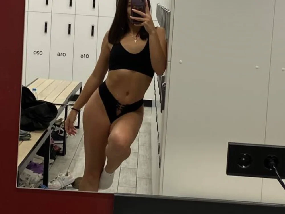 salma_sa12's Offline Chat Room