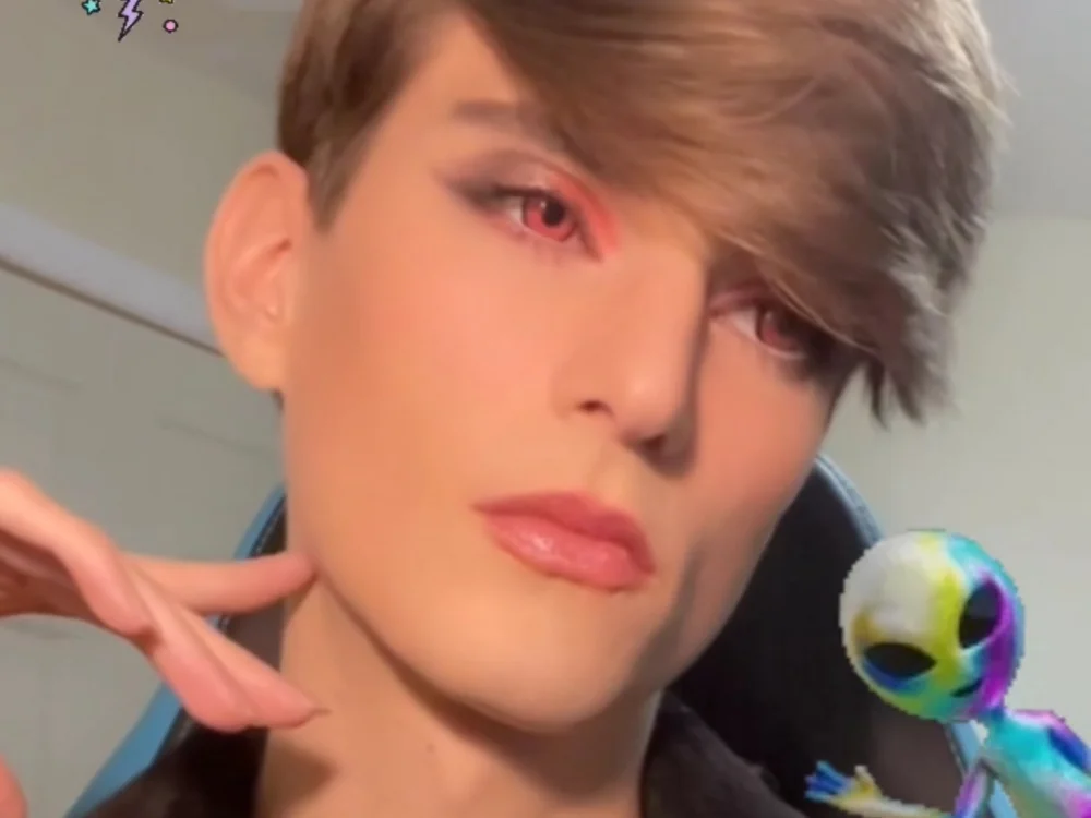 Sky4Dylan_'s Offline XXX Chat