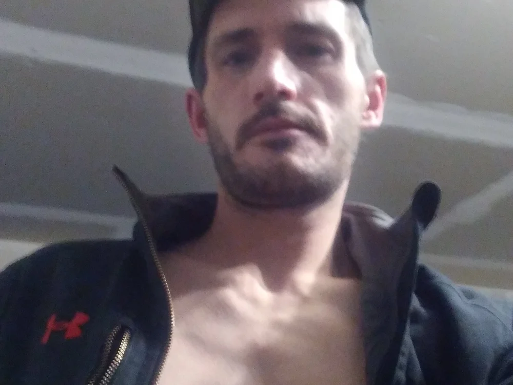 sofakingh8ted's Offline XXX Chat