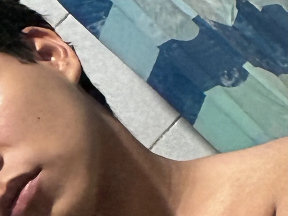 jesushorny18 অফলাইন XXX চ্যাট