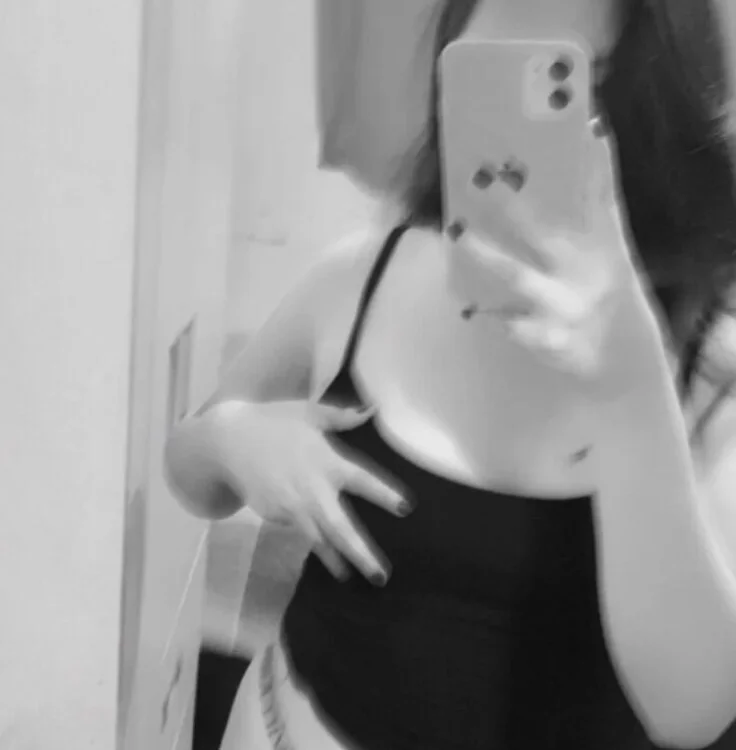 Mikaela43's Offline XXX Chat