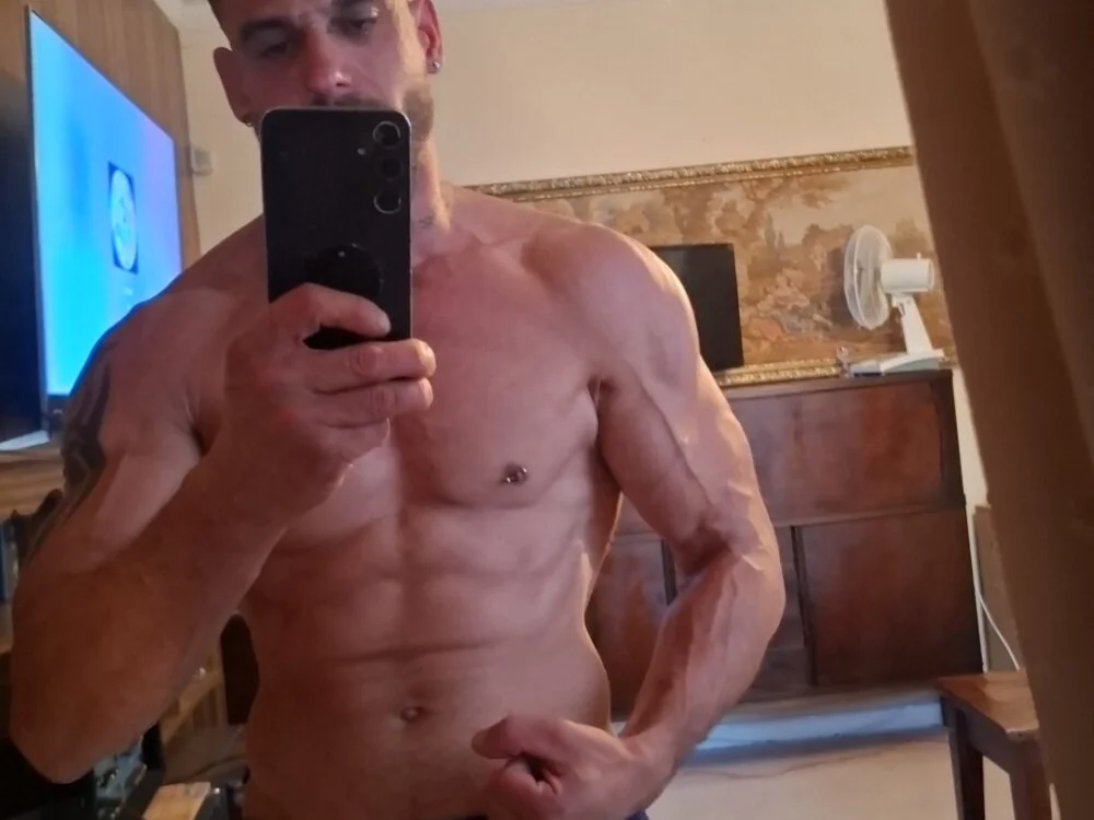 Maxpac_roccox's Offline XXX Chat