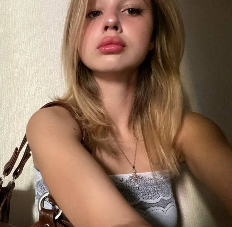 MollyOpenDoors' Offline XXX Chat