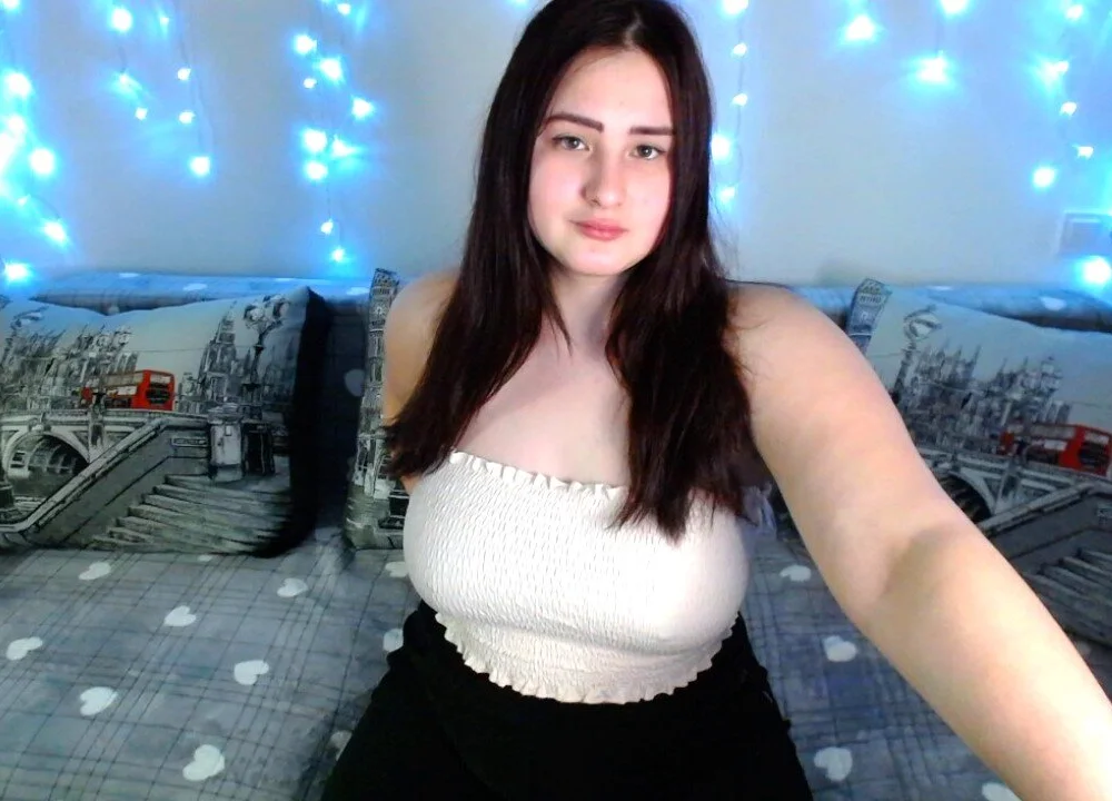 Cutie-redhead's Offline Chat Room