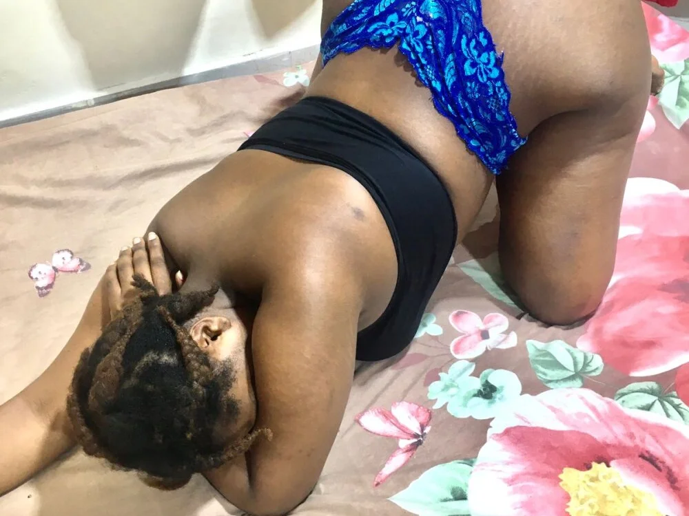 RawAuraa offline XXX-chatje