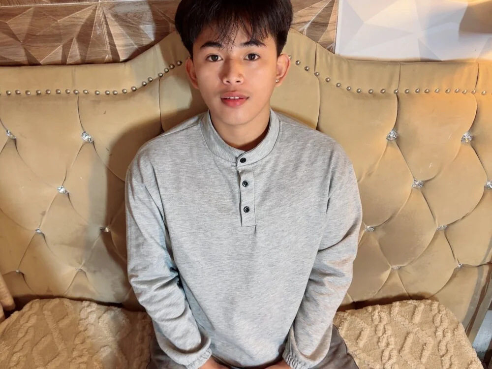 xlovercutietwink's Offline XXX Chat