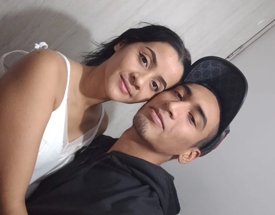 Roxana_Tony's Offline XXX Chat