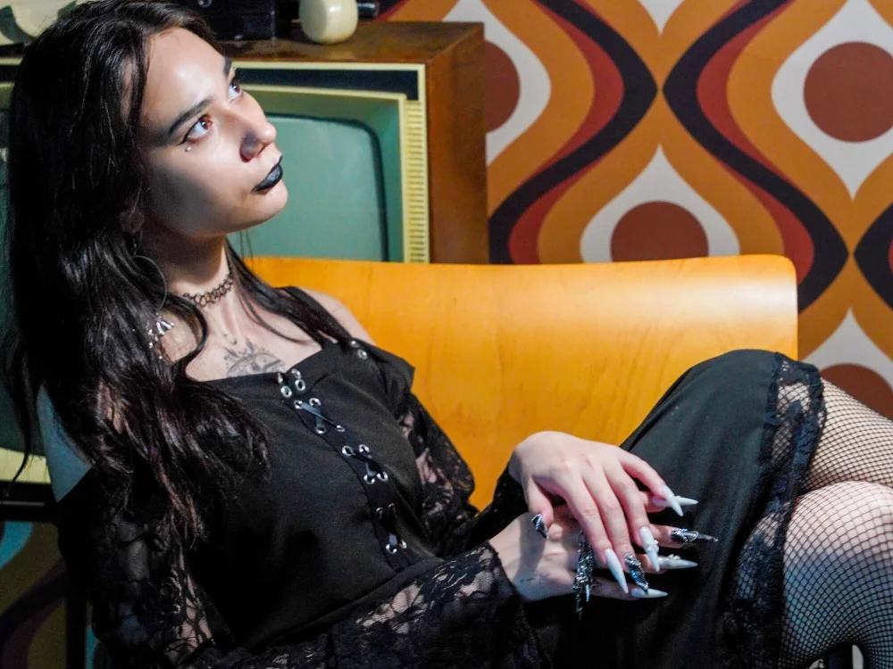 Velvet_Nova's Offline XXX Chat