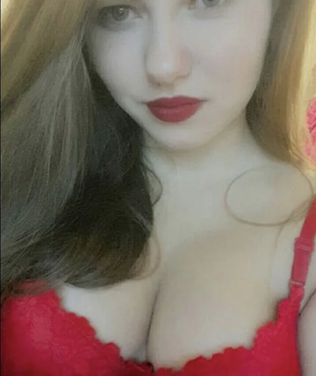 LizzyBay's Offline XXX Chat