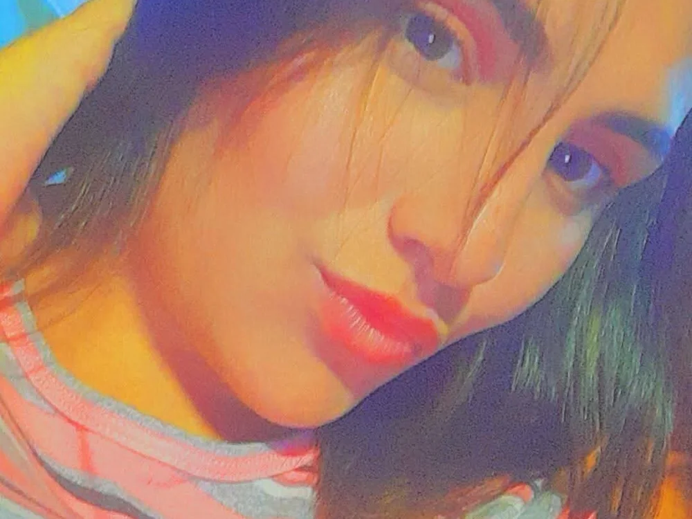 Skynnyvene's Offline XXX Chat