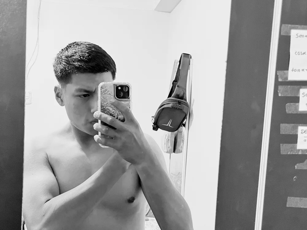 90sese Adlı Modelin Çevrimdışı Sohbet Odası