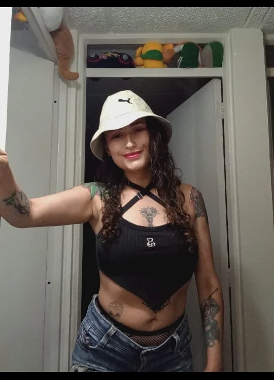 katty_blom's Offline Chat Room