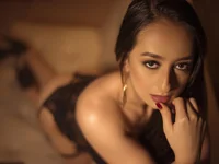 Model nicollefiorett