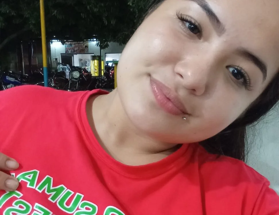 mia_cute14 offline chatrum
