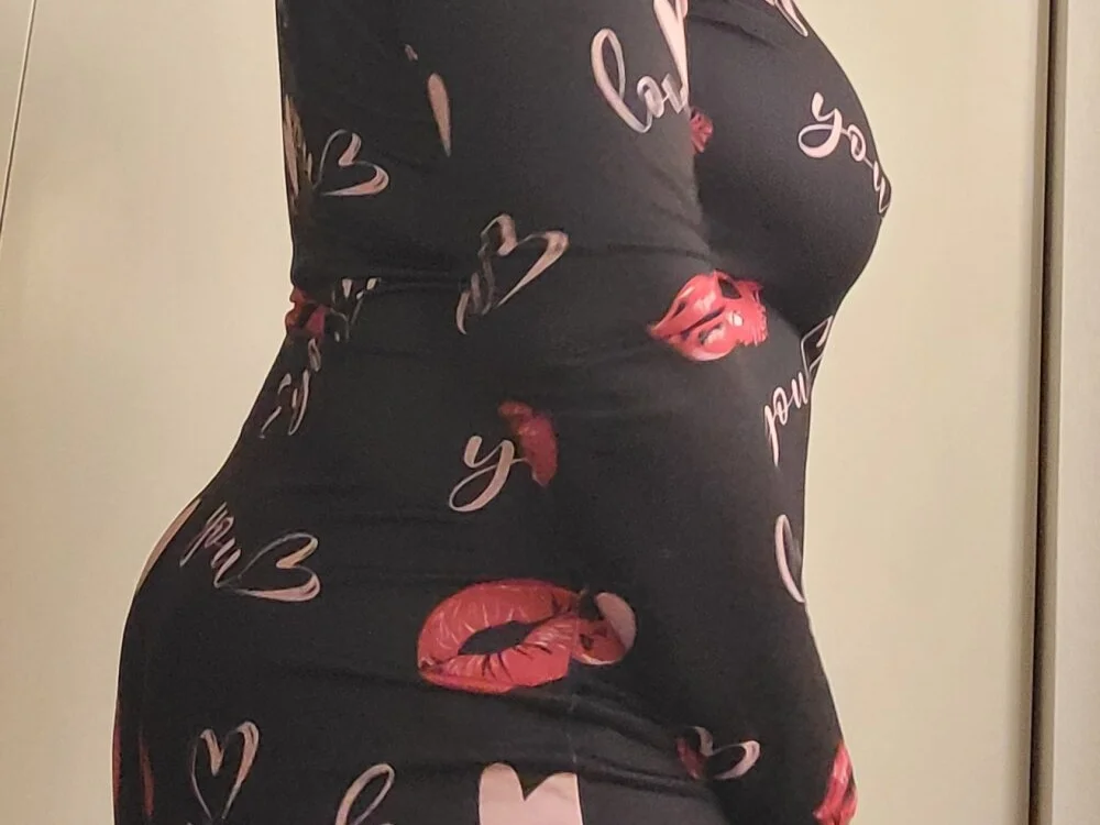 Sexxyandsweet's Offline XXX Chat