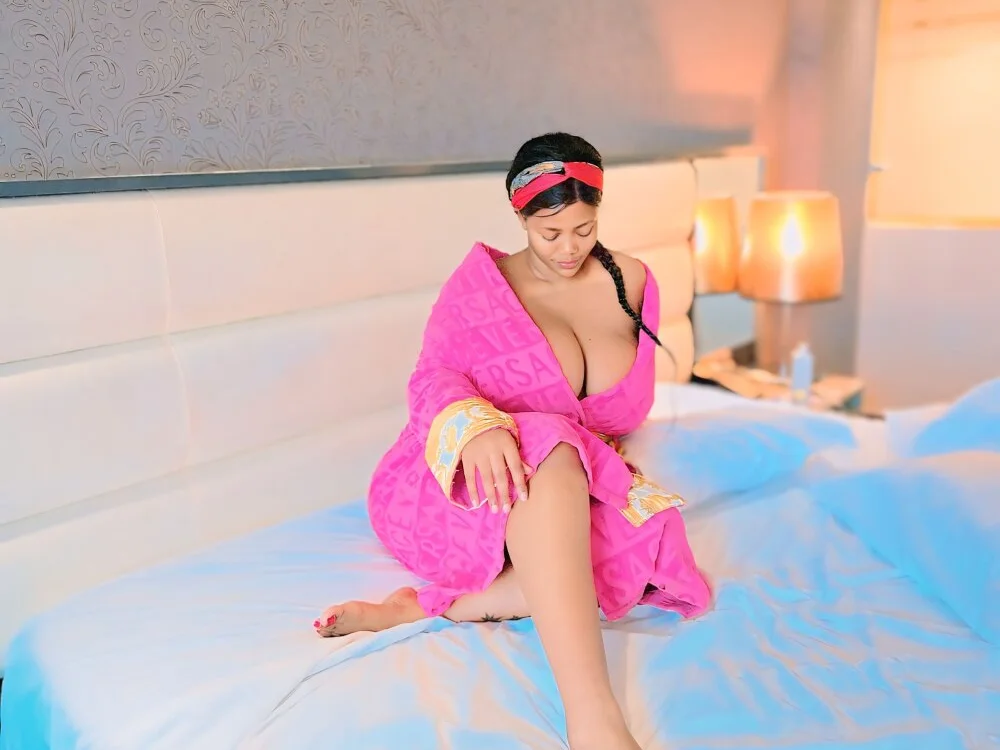 แชท XXX ออฟไลน์ของ curvybigassqueen