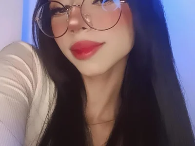 Aliice1_ on StripChat