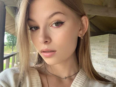 KoriHeeney - Girl 