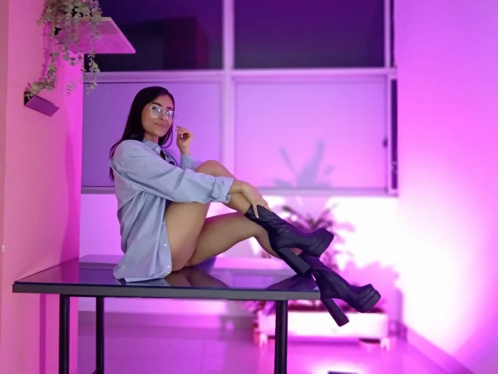 samara_bxx1's Offline XXX Chat