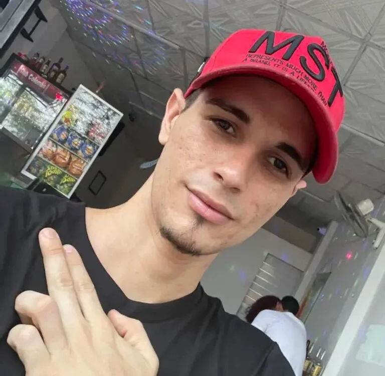Lucyfer_Alfo offline chatrum