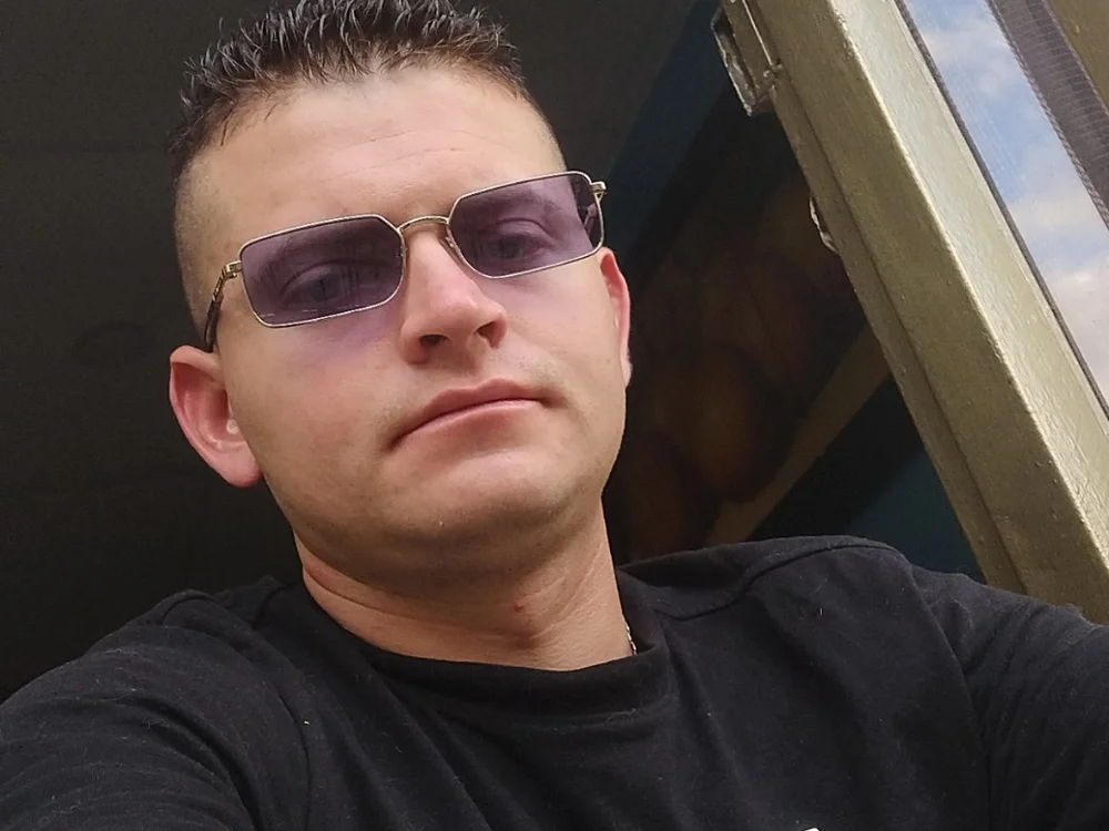 Danielvergara132 offline chatrum