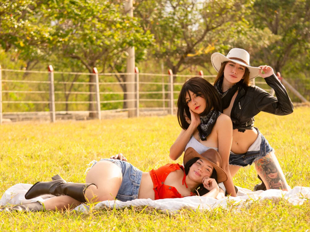 Cowgirls-'s Offline XXX Chat