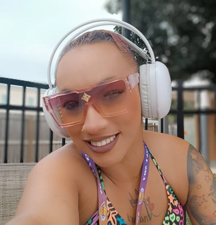 TenderVibez offline chat-rom