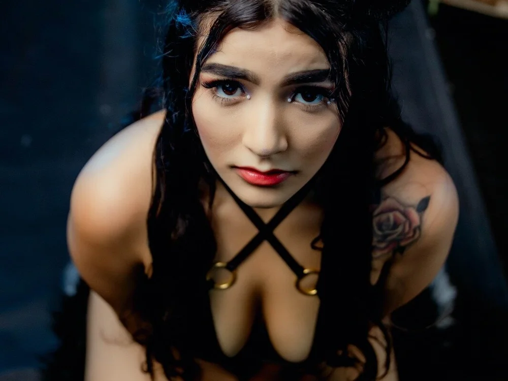 Babyemily18_ offline XXX-chat