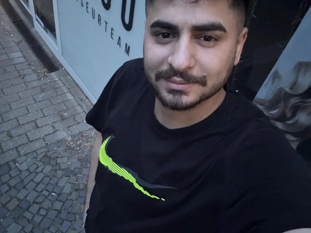 Hergrose0000's Offline Chat Room