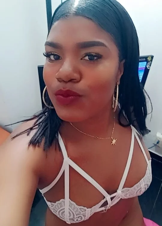 black_diiamond_'s Offline XXX Chat