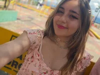 Cute_Mia23_'s webcam live show