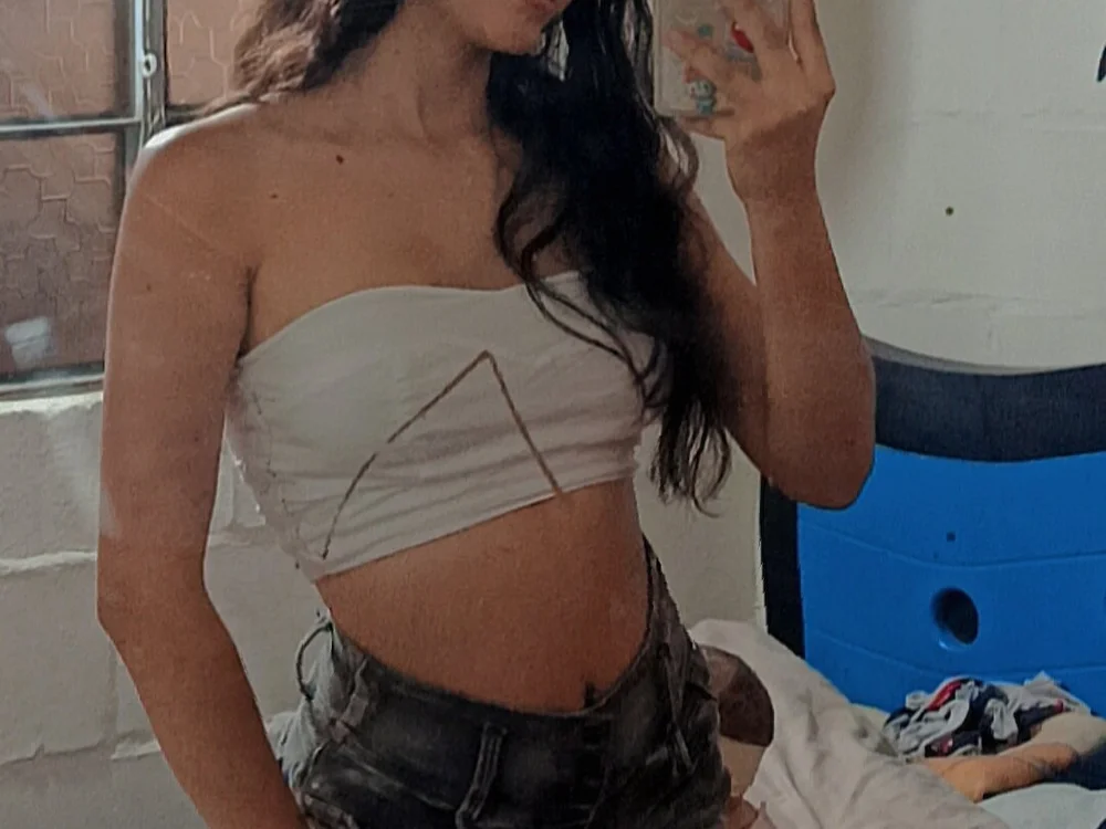 Madelin-17's Offline XXX Chat