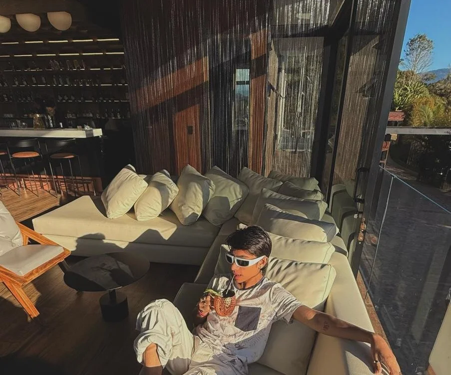 Velvettboyn Offline XXX chat