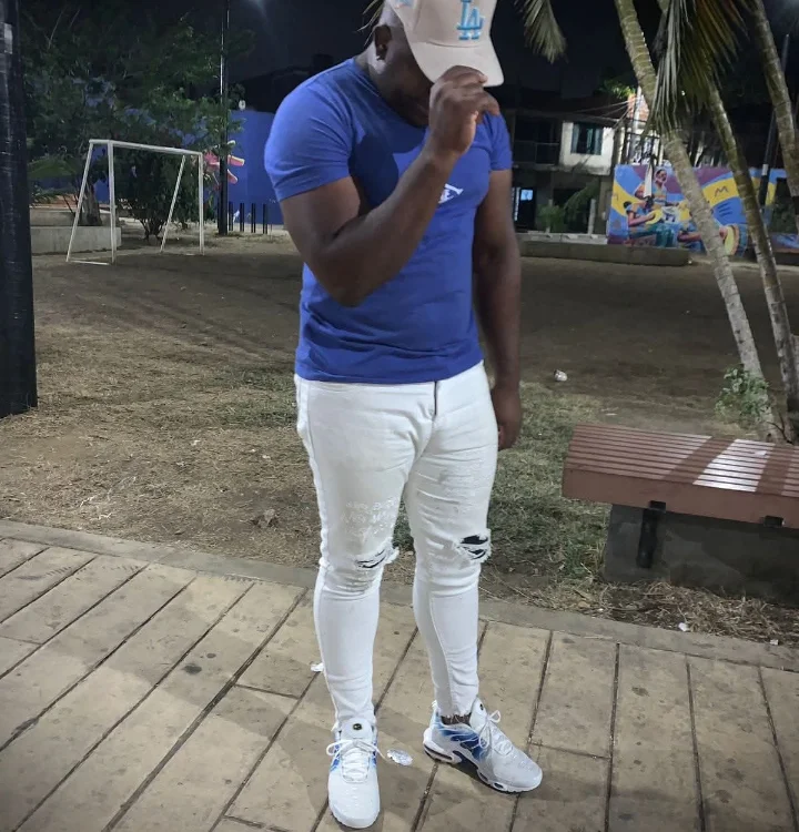 Blackwewwn Offline XXX chat