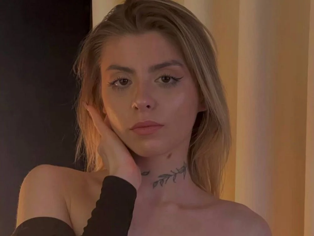 AlexisBevy Chat XXX Ngoại tuyến