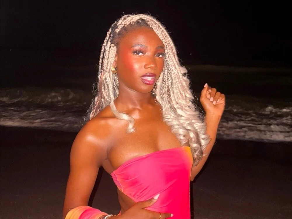 YoungBlackAaliyah 오프라인 XXX 채팅